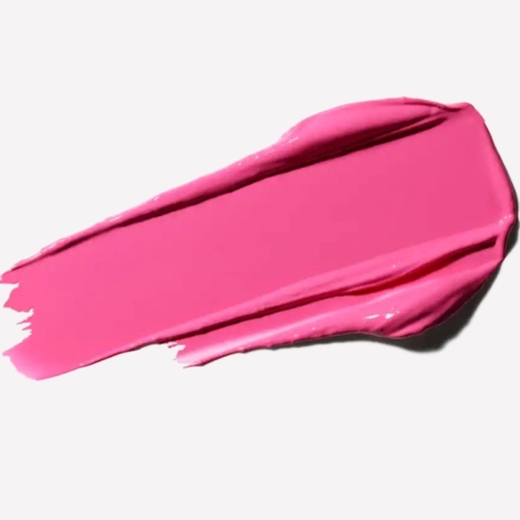 MAC Amplifed Creme Lipstick Do Not Disturb - Picture 11 of 16